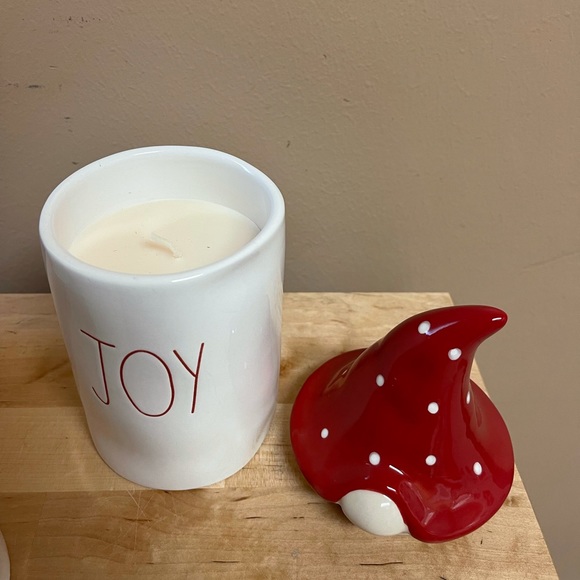 Rae Dunn Joy Gnome Holiday Christmas Seasonal Candle - Picture 2 of 4